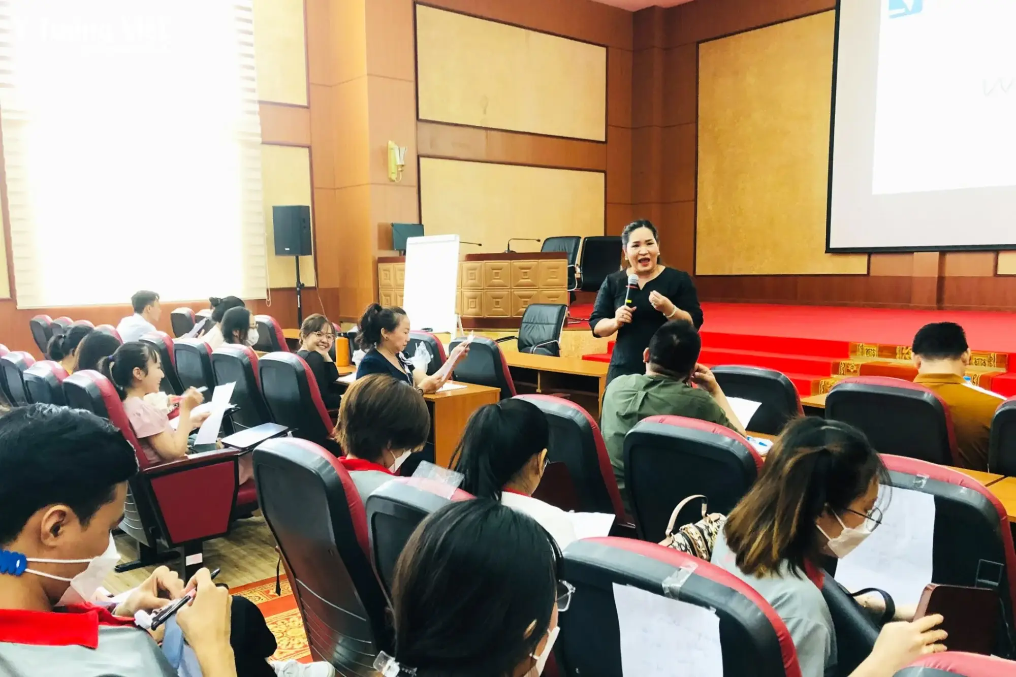 Chuỗi chương trình tập huấn “Nâng cao kỹ năng giao tiếp – ứng xử trong môi trường bệnh viện” cùng bệnh viện Đa khoa Quốc tế S.I.S Cần Thơ | Tuần đào tạo thứ 4 cùng TS. Tô Nhi A và TS. Đỗ Tất Thiên