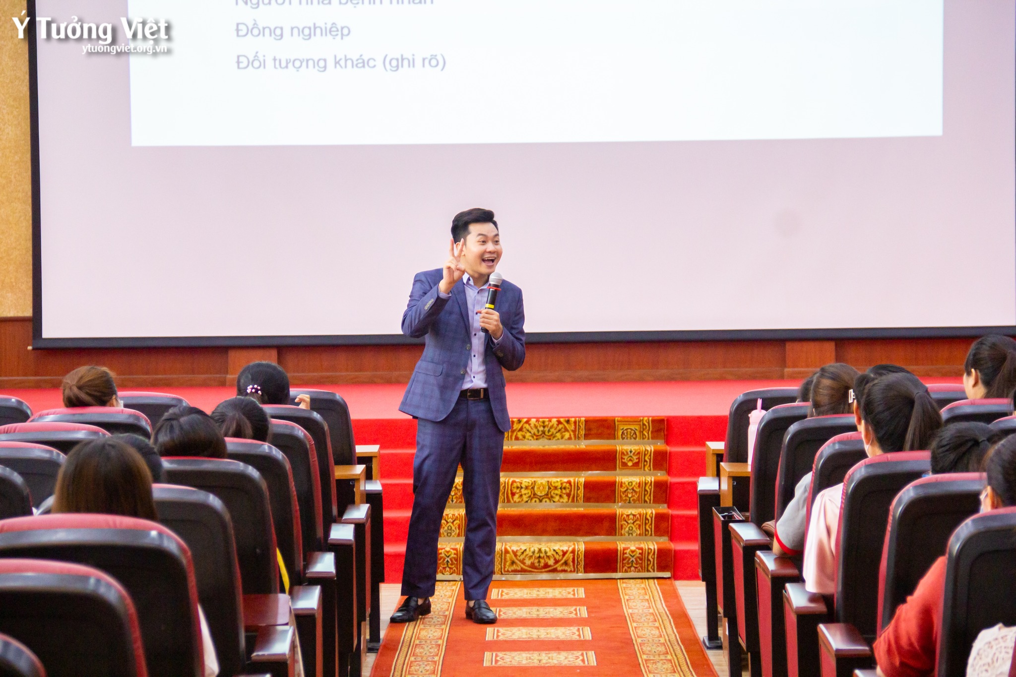 Chuỗi chương trình tập huấn “Nâng cao kỹ năng giao tiếp – ứng xử trong môi trường bệnh viện” cùng Bệnh viện Đa khoa Quốc tế S.I.S Cần Thơ | Tuần đào tạo thứ 5 cùng TS. Tô Nhi A và TS. Đỗ Tất Thiên