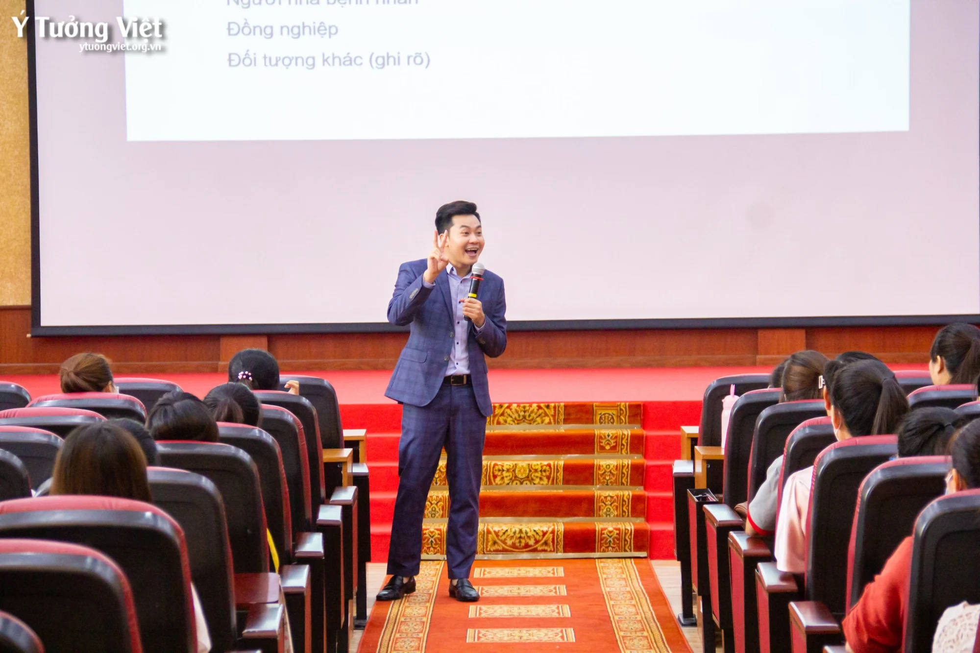 Chuỗi chương trình tập huấn “Nâng cao kỹ năng giao tiếp – ứng xử trong môi trường bệnh viện” cùng Bệnh viện Đa khoa Quốc tế S.I.S Cần Thơ | Tuần đào tạo thứ 5 cùng TS. Tô Nhi A và TS. Đỗ Tất Thiên