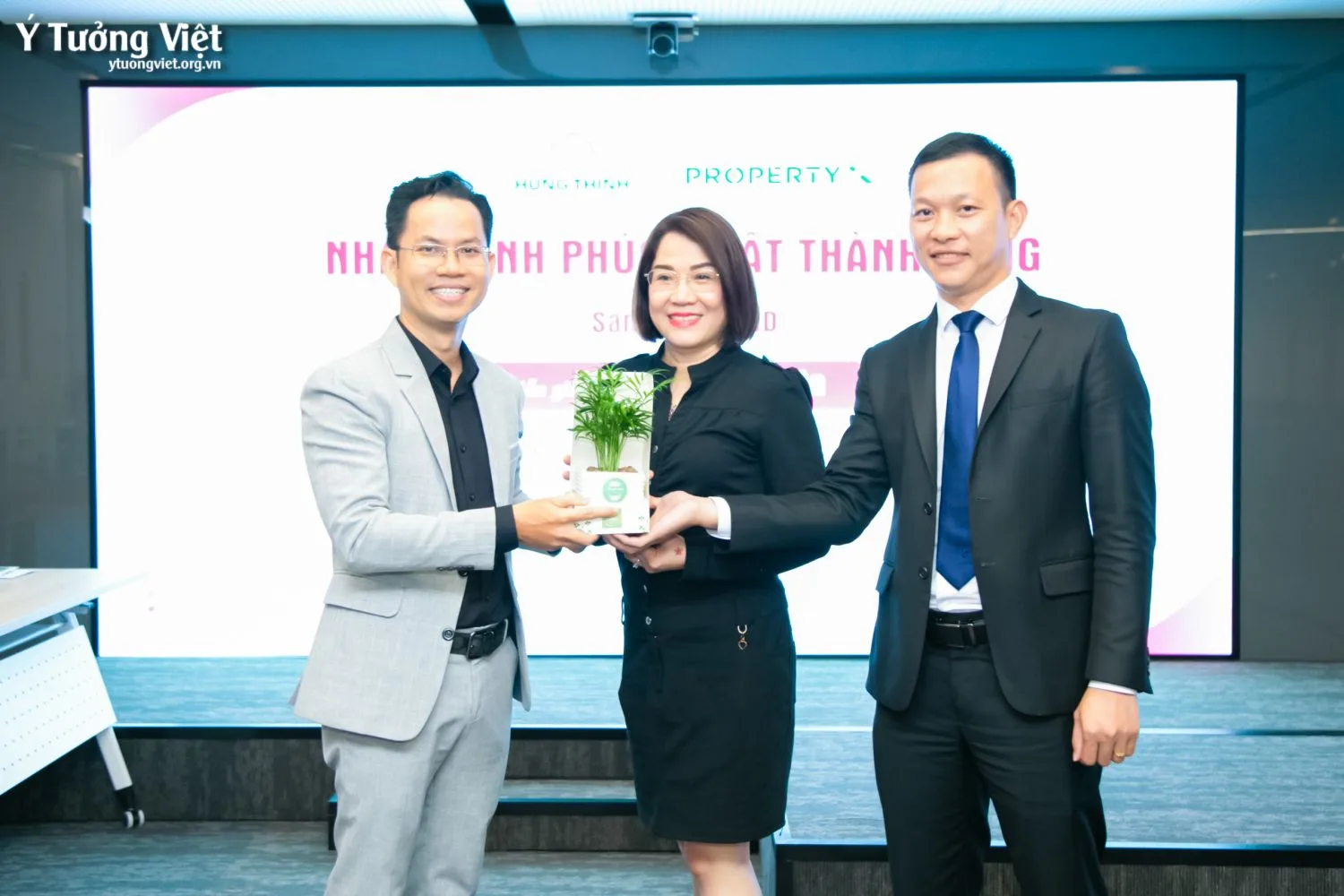 Nhấn Hạnh Phúc Bật Thành Công Cùng đội Ngũ Cán Bộ Nhân Viên Tập đoàn Hưng Thịnh 08