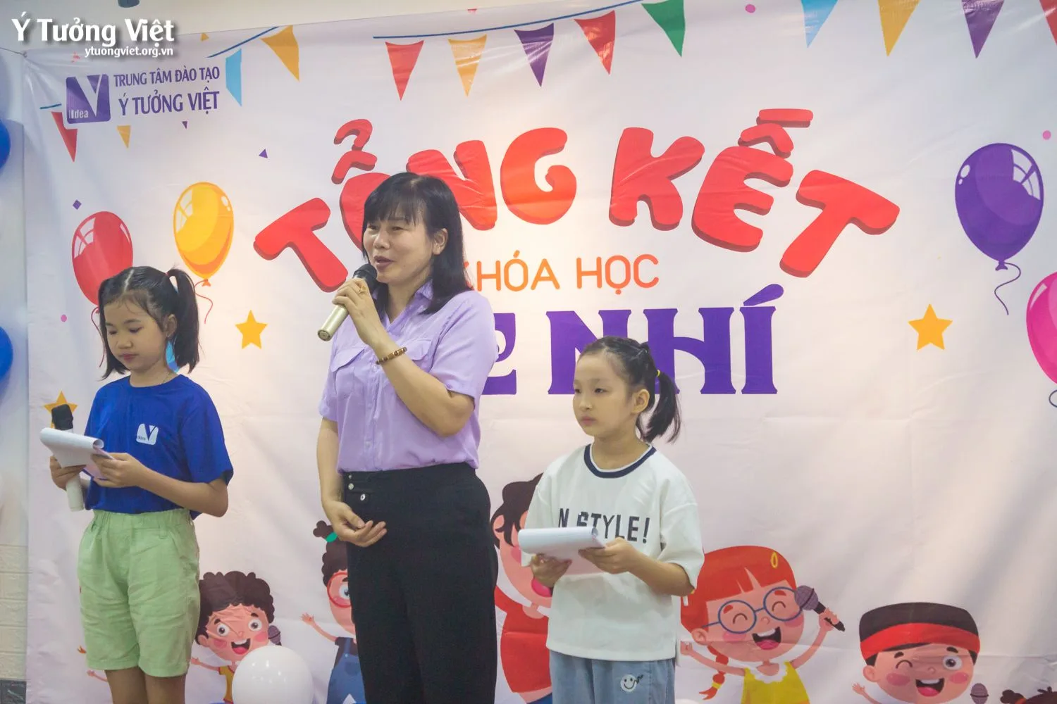 Tổng Kết Cuối Khóa Mc Nhí Con Tỏa Sáng Trên Sân Khấu Của Riêng Mình 02