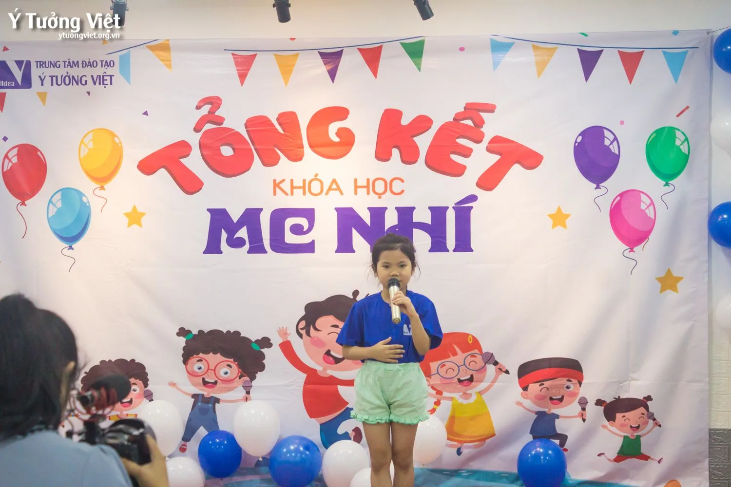 Tổng Kết Cuối Khóa Mc Nhí Con Tỏa Sáng Trên Sân Khấu Của Riêng Mình 05