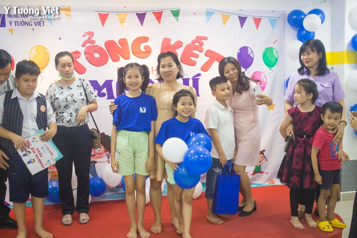 Tổng Kết Cuối Khóa Mc Nhí Con Tỏa Sáng Trên Sân Khấu Của Riêng Mình 12