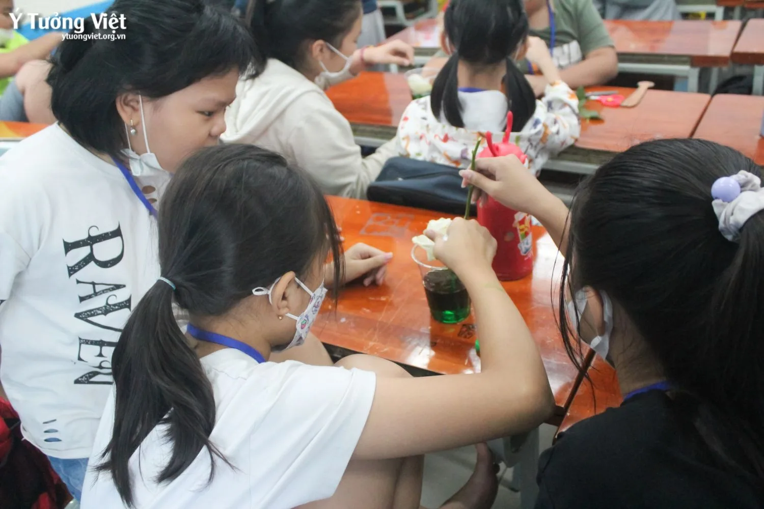 Bán Trú Hè Sôi động, Tụi Mình Học Gì Khám Phá Hiện Tượng Thiên Nhiên, Khoa Học Kỳ Thú Cùng Thí Nghiệm Vòi Rồng Trong Lọ, Hoa đổi Màu 04