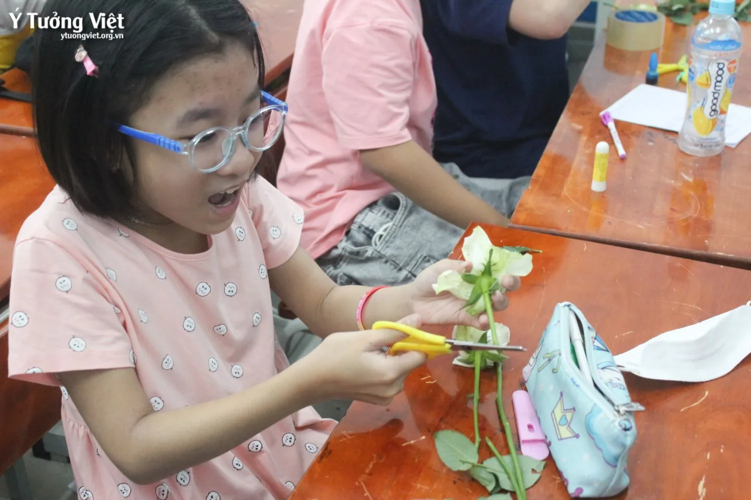 Bán Trú Hè Sôi động, Tụi Mình Học Gì Khám Phá Hiện Tượng Thiên Nhiên, Khoa Học Kỳ Thú Cùng Thí Nghiệm Vòi Rồng Trong Lọ, Hoa đổi Màu 08