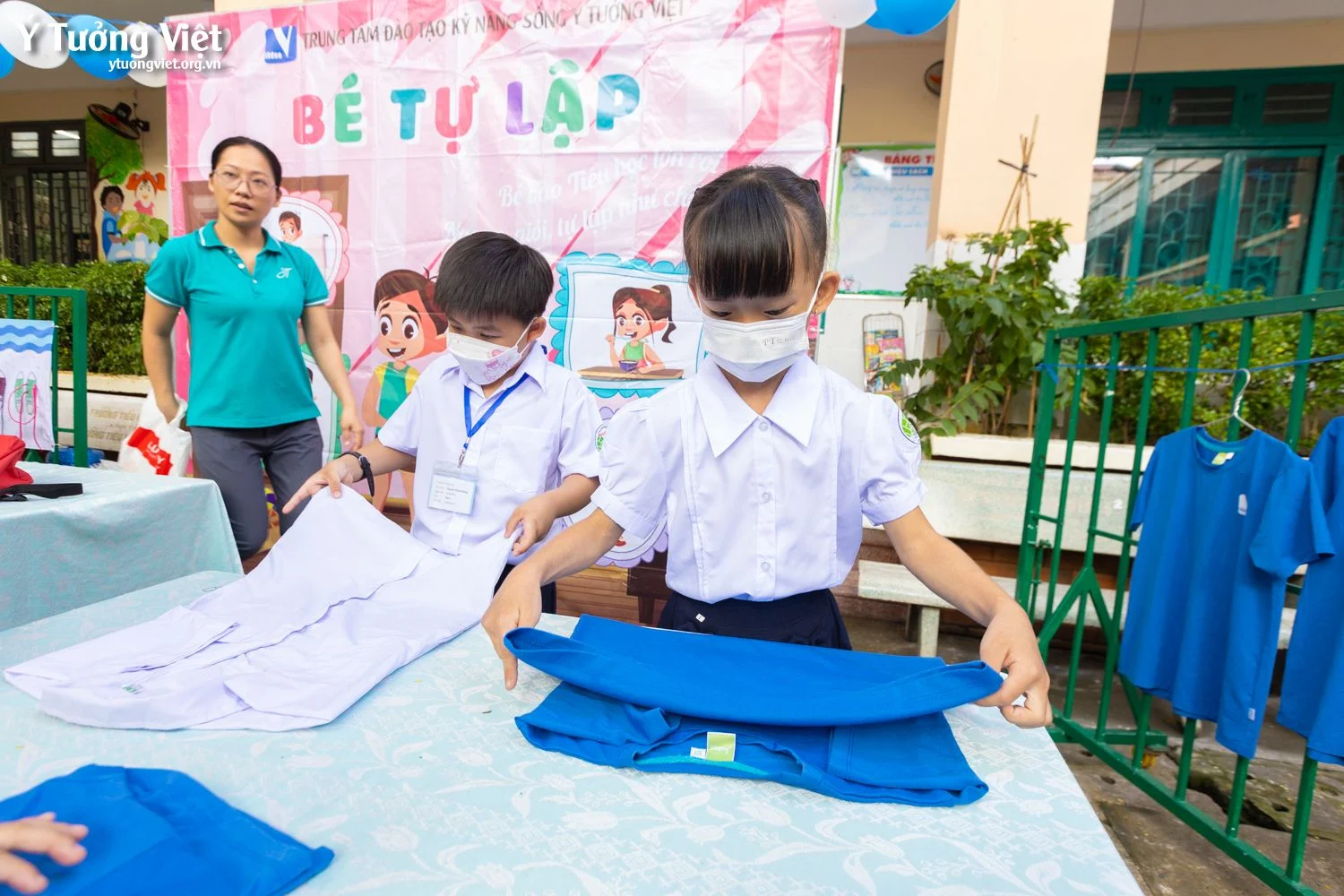 Những Khoảnh Khắc đáng Yêu Cùng Trường Mới Bạn Mới Của Các Bạn Nhỏ Lớp Một Trường Th Trần Quốc Tuấn, Th Tân Hương Và Th Hiệp Tân 18