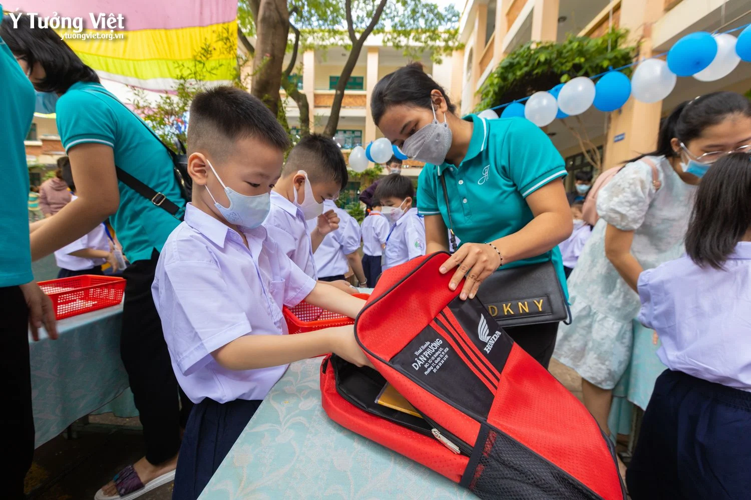 Những Khoảnh Khắc đáng Yêu Cùng Trường Mới Bạn Mới Của Các Bạn Nhỏ Lớp Một Trường Th Trần Quốc Tuấn, Th Tân Hương Và Th Hiệp Tân 19