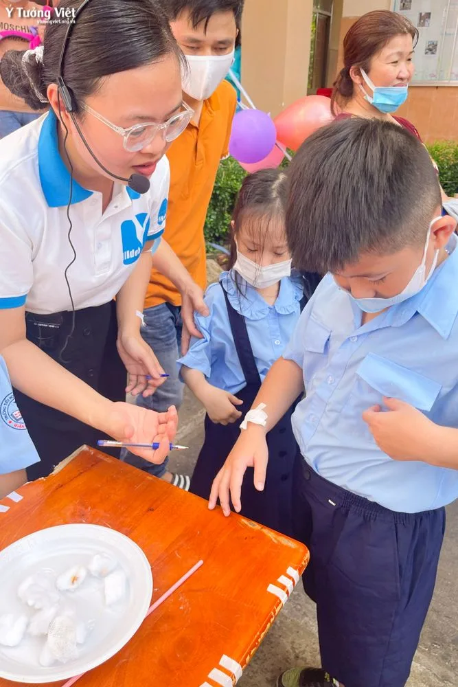 Những Khoảnh Khắc đáng Yêu Cùng Trường Mới Bạn Mới Của Các Bạn Nhỏ Lớp Một Trường Th Trần Quốc Tuấn, Th Tân Hương Và Th Hiệp Tân 25