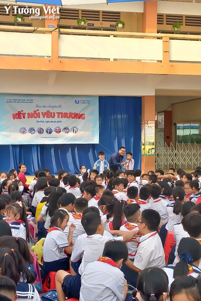 Tiếp Tục Hành Trình Kết Nối Yêu Thương Cùng Các Bạn Nhỏ Trường Th Phan Chu Trinh 04