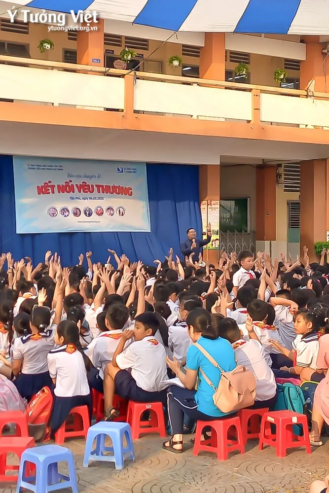Tiếp Tục Hành Trình Kết Nối Yêu Thương Cùng Các Bạn Nhỏ Trường Th Phan Chu Trinh 06