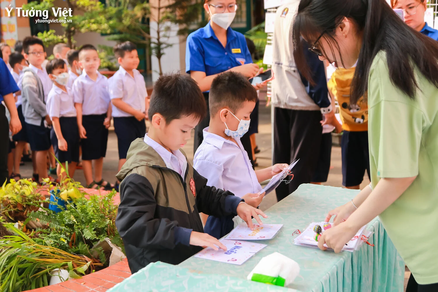 Một Sáng đầu Tuần Hết Mình ở Ngày Hội Thiếu Nhi Vui Khỏe Và Sân Chơi Thực Hành Kỹ Năng Sống Trường Th Hiệp Tân 13