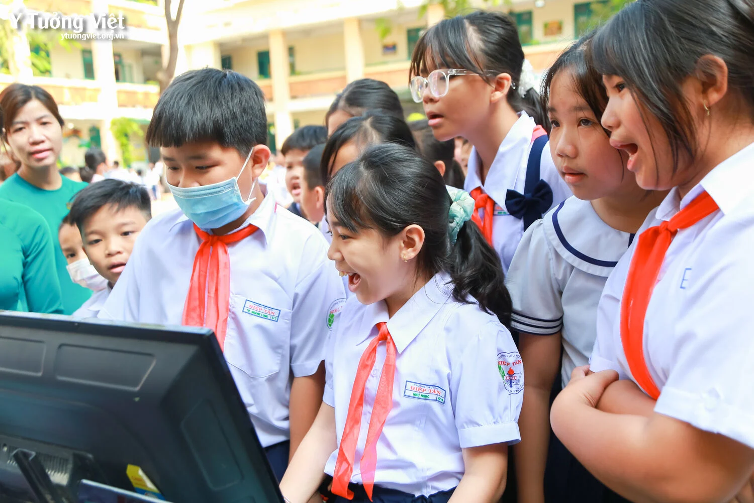 Một Sáng đầu Tuần Hết Mình ở Ngày Hội Thiếu Nhi Vui Khỏe Và Sân Chơi Thực Hành Kỹ Năng Sống Trường Th Hiệp Tân 38