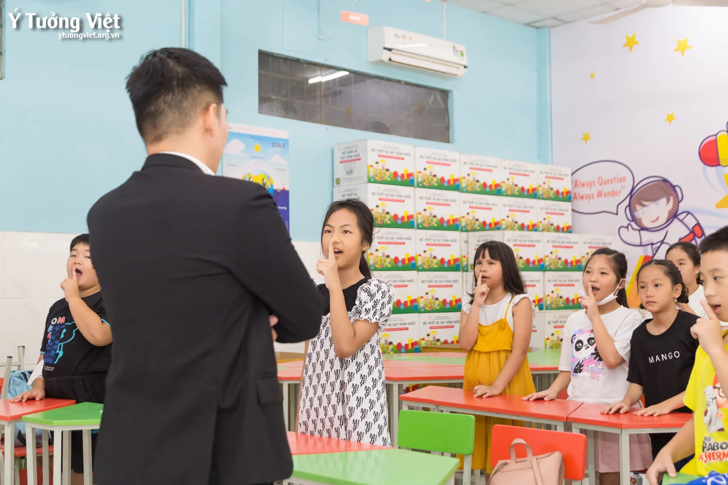 Bắt đầu Hành Trình Mùa Hè ở Khóa Học Mc Nhí Cùng 32 én Nhỏ Dễ Thương 02