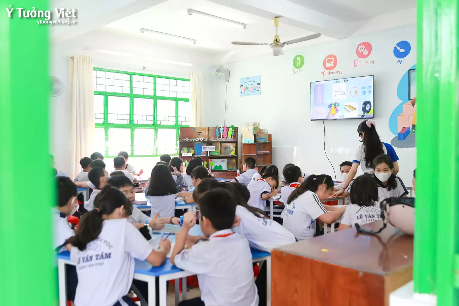 Chương trình Giáo dục STEAM Tiểu học Ý Tưởng Việt – Say “hi” Không gian sáng tạo STEAM trường TH Lê Văn Tám