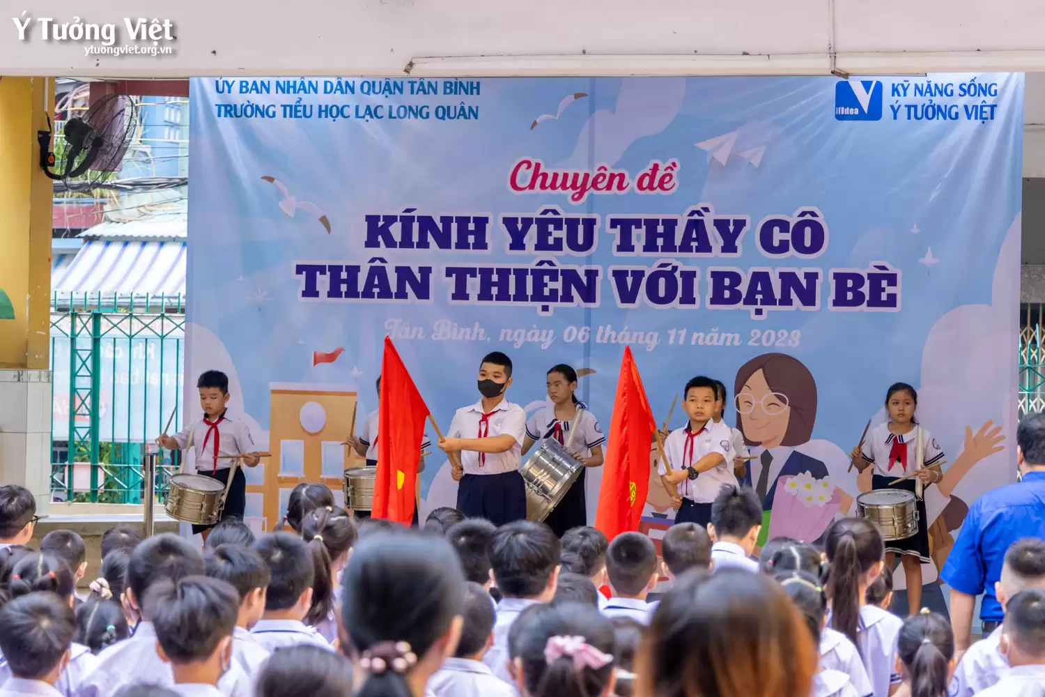 Mừng ngày Nhà giáo, chào tháng tri ân | Gửi gắm thông điệp tuần mới “Kính yêu Thầy Cô, thân thiện với bạn bè”