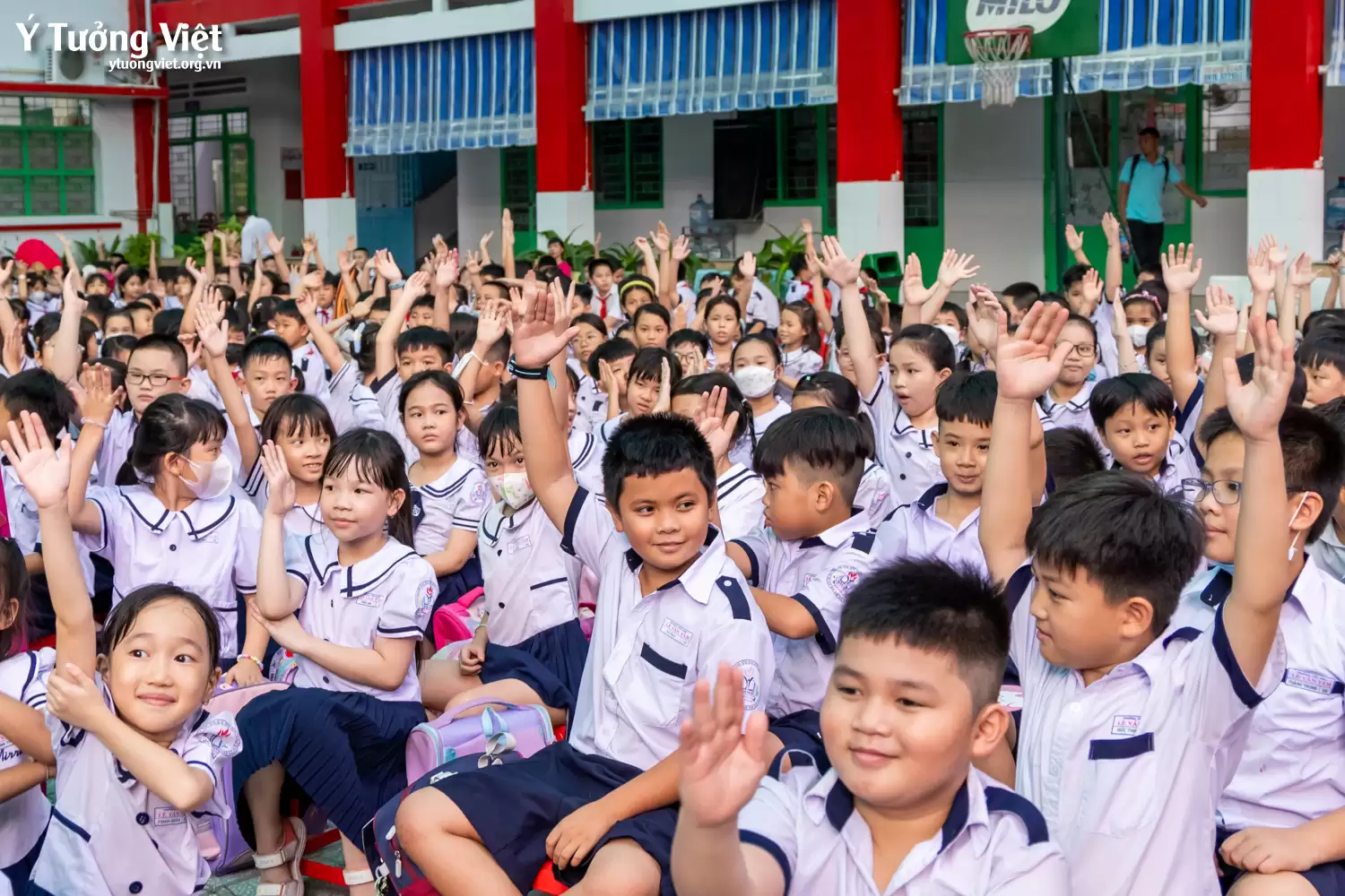 Mừng ngày Nhà giáo, chào tháng tri ân | Lan toả thông điệp “”Kính yêu Thầy Cô, thân thiện với bạn bè” cùng trường TH Lê Văn Tám