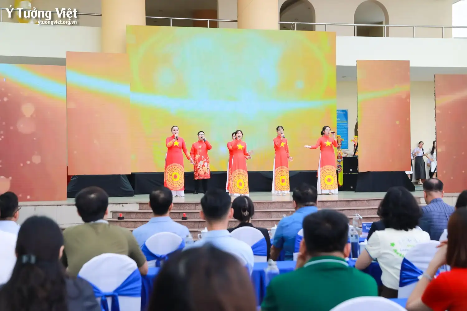 Chủ nhật đáng nhớ cùng Ngày hội việc làm HCMUE 2024
