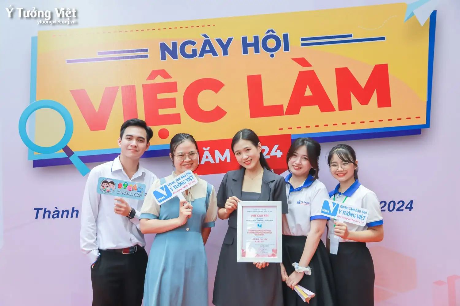 Chủ nhật đáng nhớ cùng Ngày hội việc làm HCMUE 2024