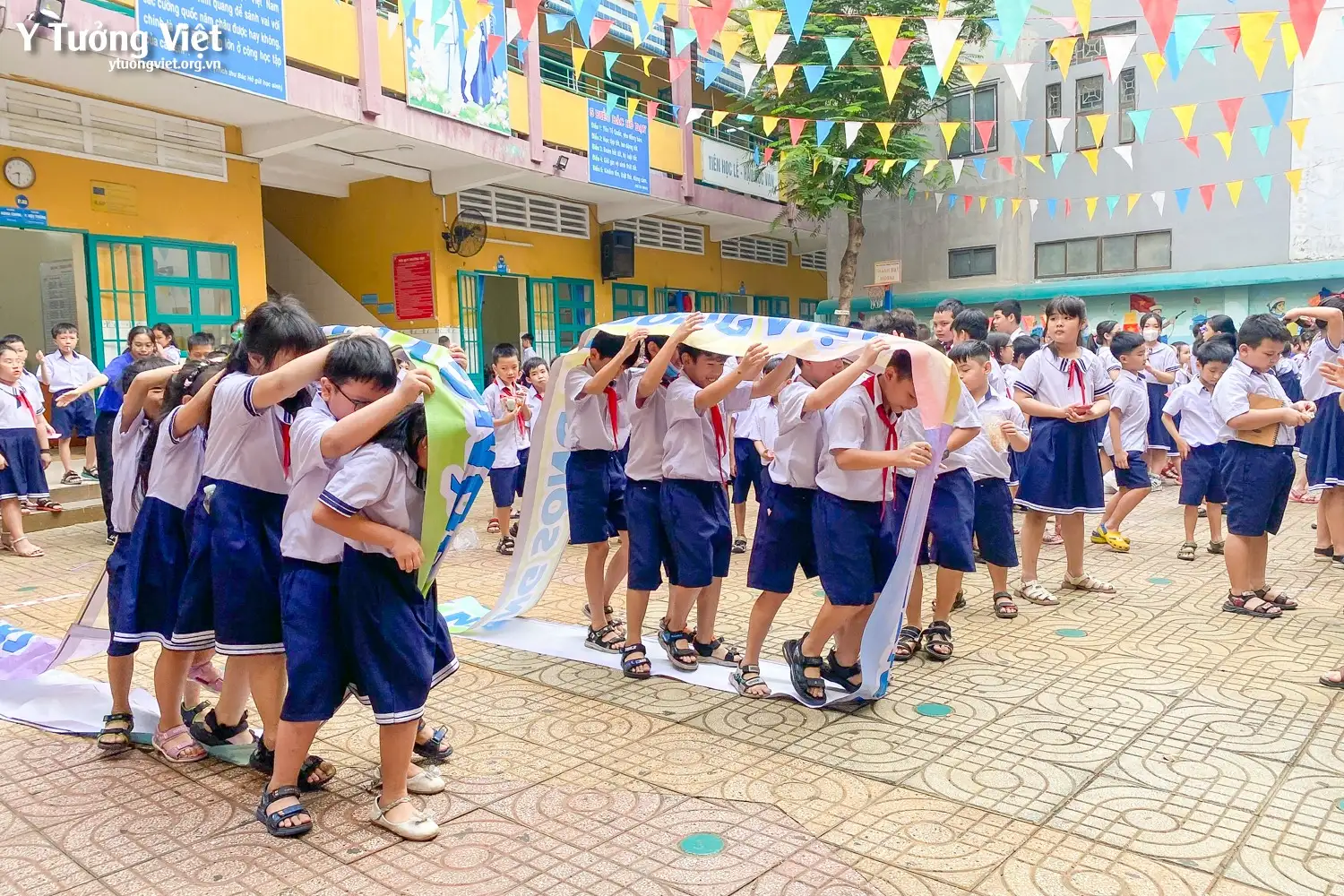 Mừng lễ giổ Tổ Hùng Vương – Trải nghiệm văn hoá dân gian cùng các bạn nhỏ trường TH Lạc Long Quân