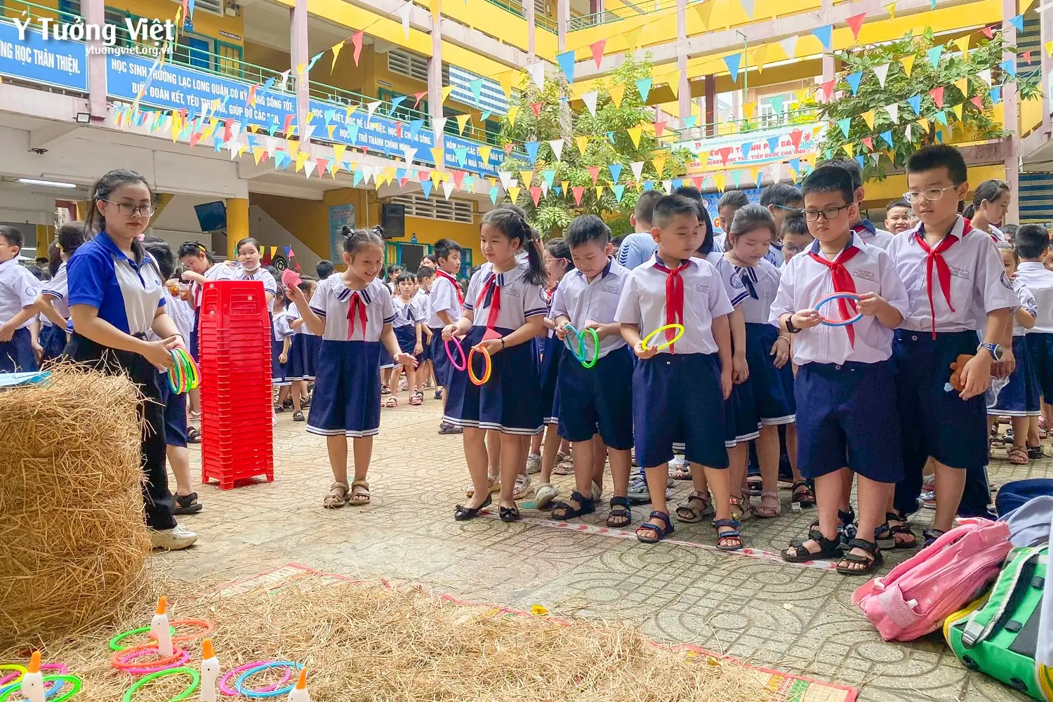 Mừng lễ giổ Tổ Hùng Vương – Trải nghiệm văn hoá dân gian cùng các bạn nhỏ trường TH Lạc Long Quân