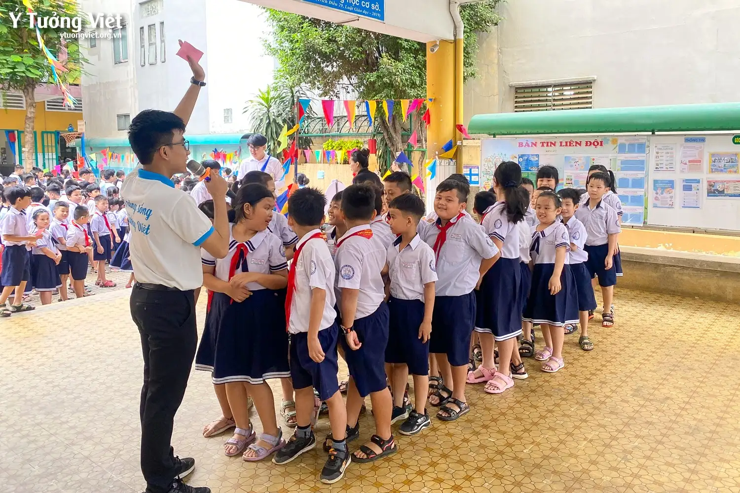Mừng lễ giổ Tổ Hùng Vương – Trải nghiệm văn hoá dân gian cùng các bạn nhỏ trường TH Lạc Long Quân