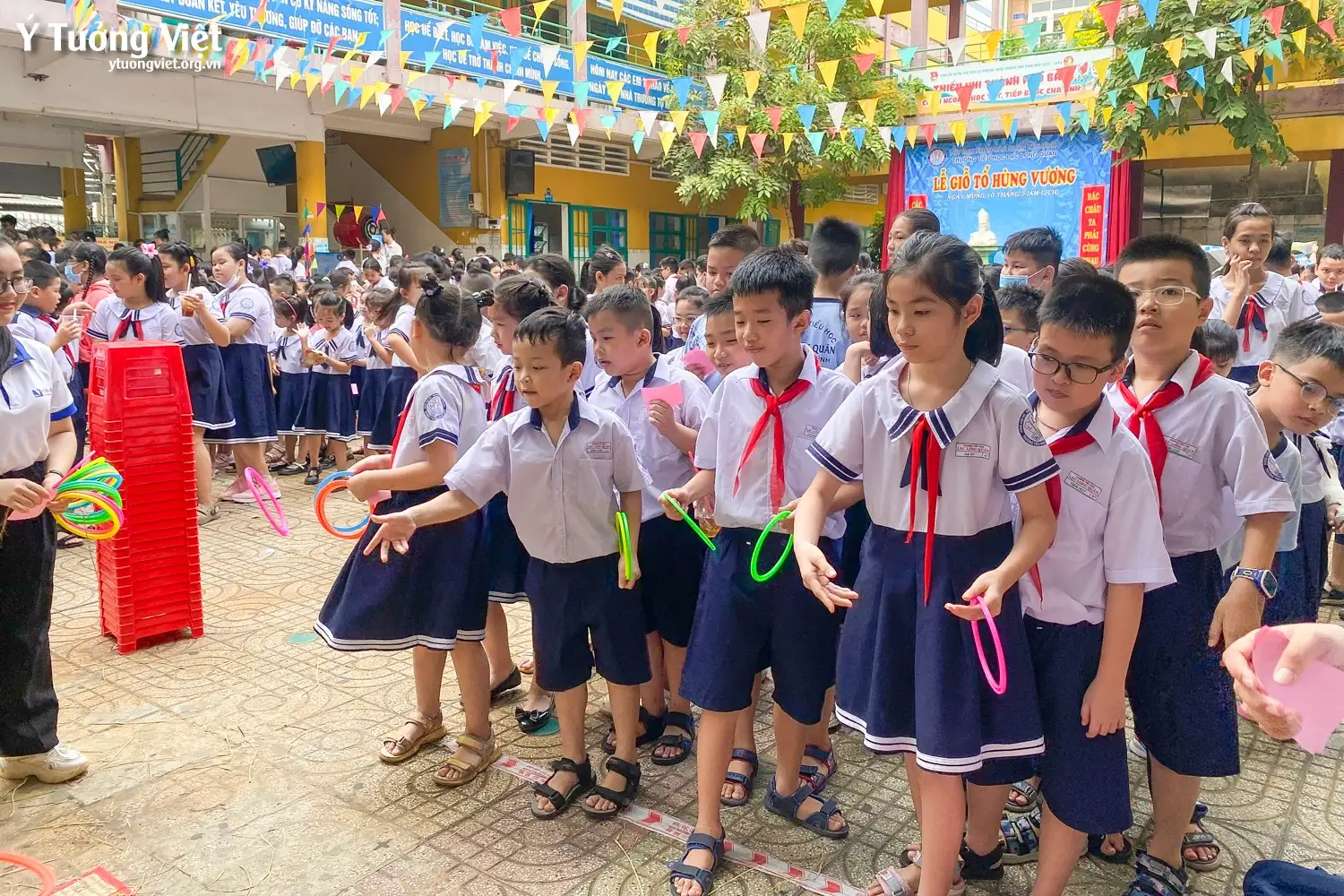 Mừng lễ giổ Tổ Hùng Vương – Trải nghiệm văn hoá dân gian cùng các bạn nhỏ trường TH Lạc Long Quân