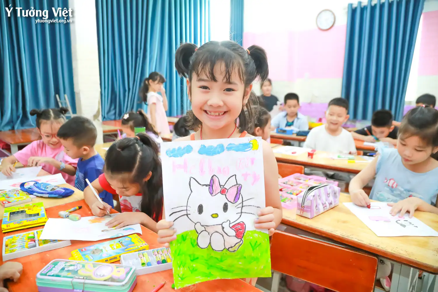 Nhật ký Hè Bản Lĩnh 2024: Thoải mái bộc lộ thế giới nội tâm qua những sắc màu tươi vui ở giờ học Mỹ thuật