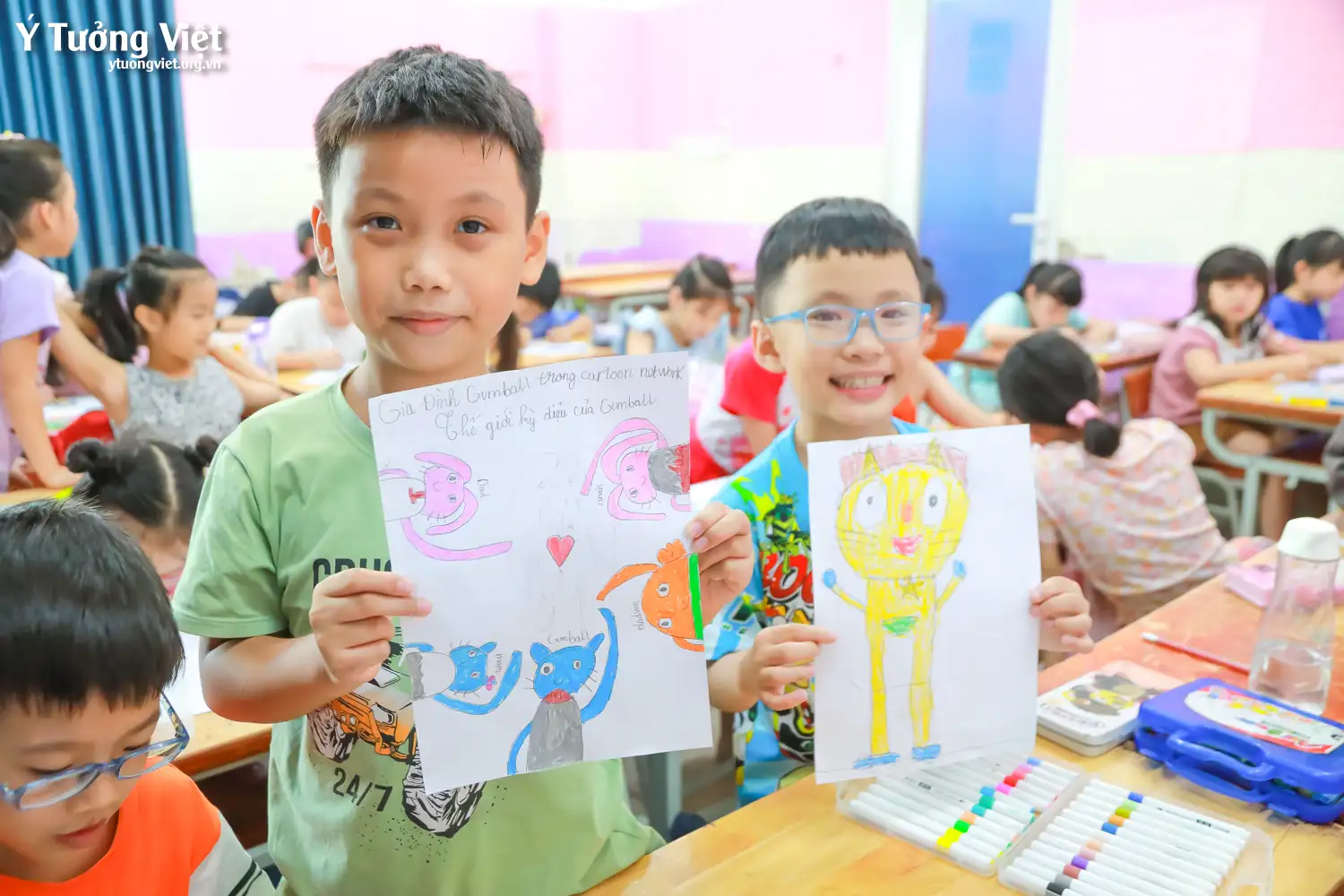 Nhật ký Hè Bản Lĩnh 2024: Thoải mái bộc lộ thế giới nội tâm qua những sắc màu tươi vui ở giờ học Mỹ thuật