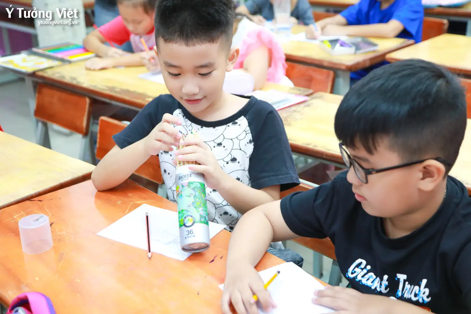 Nhật ký Hè Bản Lĩnh 2024: Trổ tài làm móc khoá kẽm nhung ở giờ Trải nghiệm sáng tạo