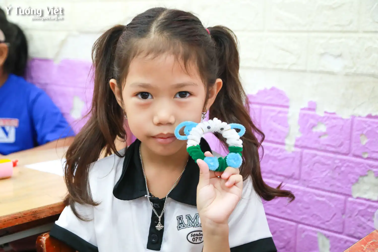 Nhật ký Hè Bản Lĩnh 2024: Trổ tài làm móc khoá kẽm nhung ở giờ Trải nghiệm sáng tạo