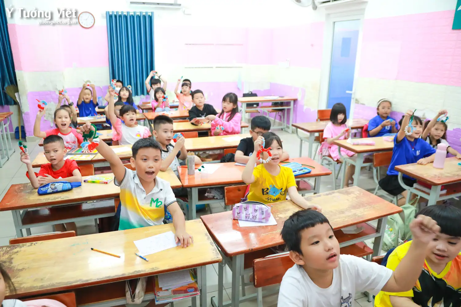 Nhật ký Hè Bản Lĩnh 2024: Trổ tài làm móc khoá kẽm nhung ở giờ Trải nghiệm sáng tạo