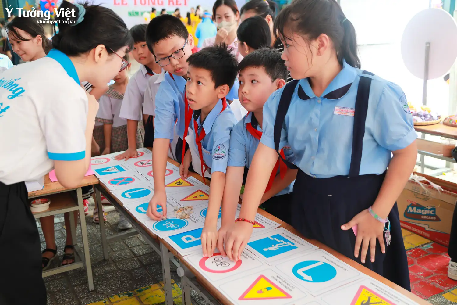 Rộn ràng mùa tổng kết, cháy hết mình cùng team Huỳnh Văn Chính ở sân chơi thực hành kỹ năng sống