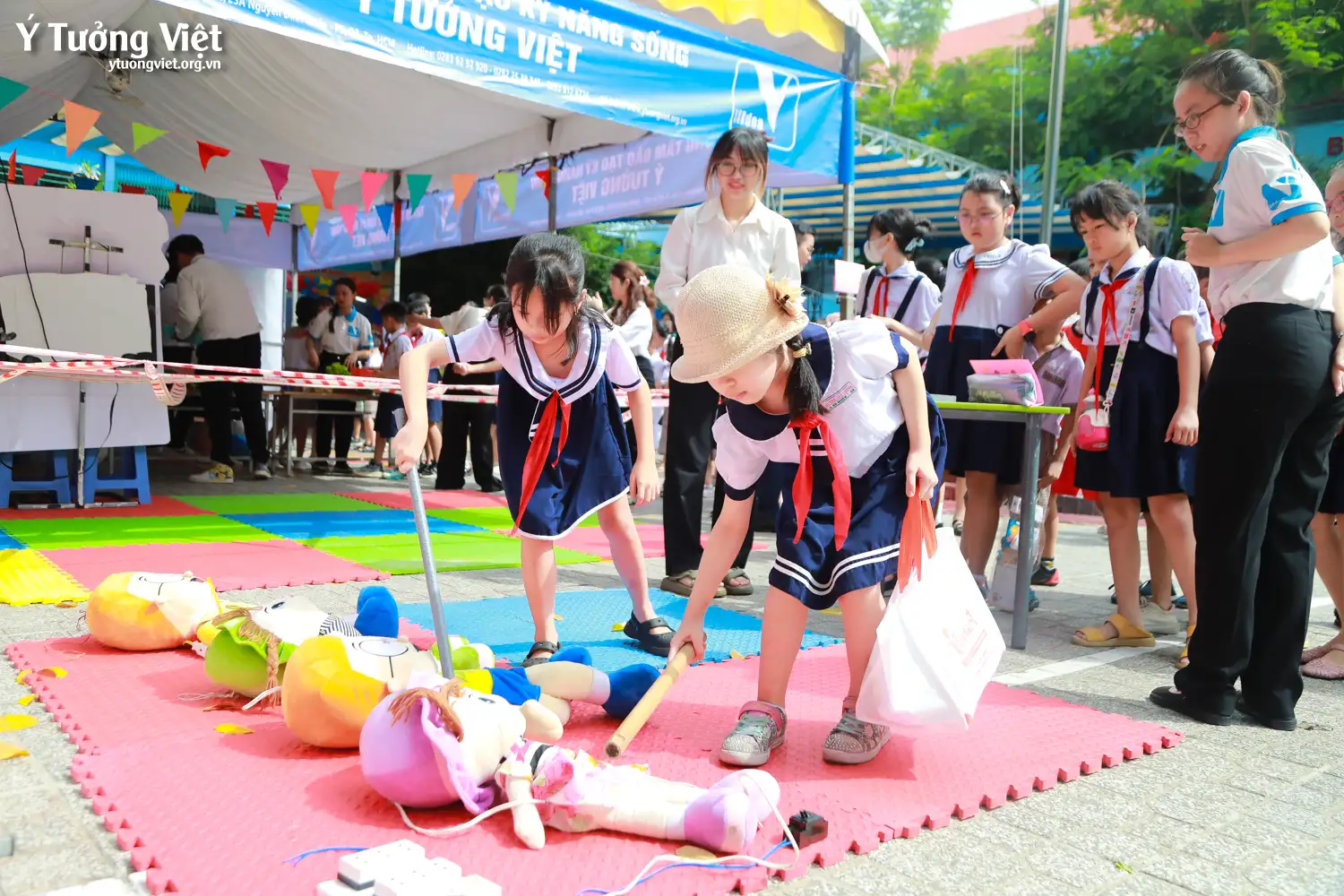 Rộn ràng mùa tổng kết, cháy hết mình cùng team Huỳnh Văn Chính ở sân chơi thực hành kỹ năng sống