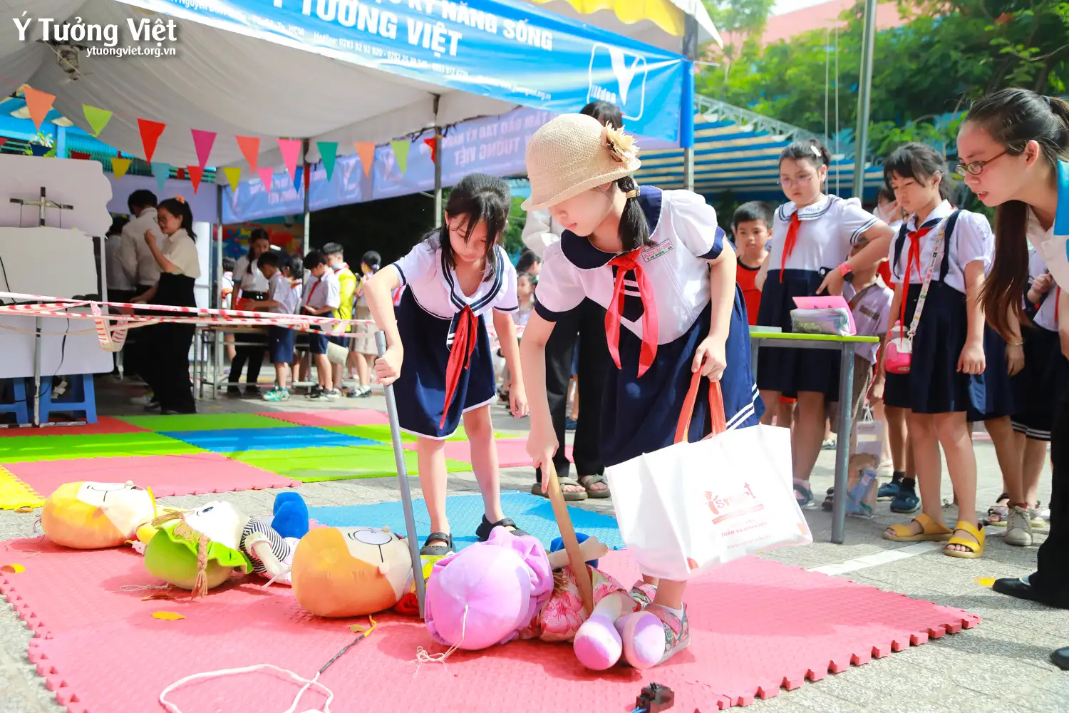 Rộn ràng mùa tổng kết, cháy hết mình cùng team Huỳnh Văn Chính ở sân chơi thực hành kỹ năng sống