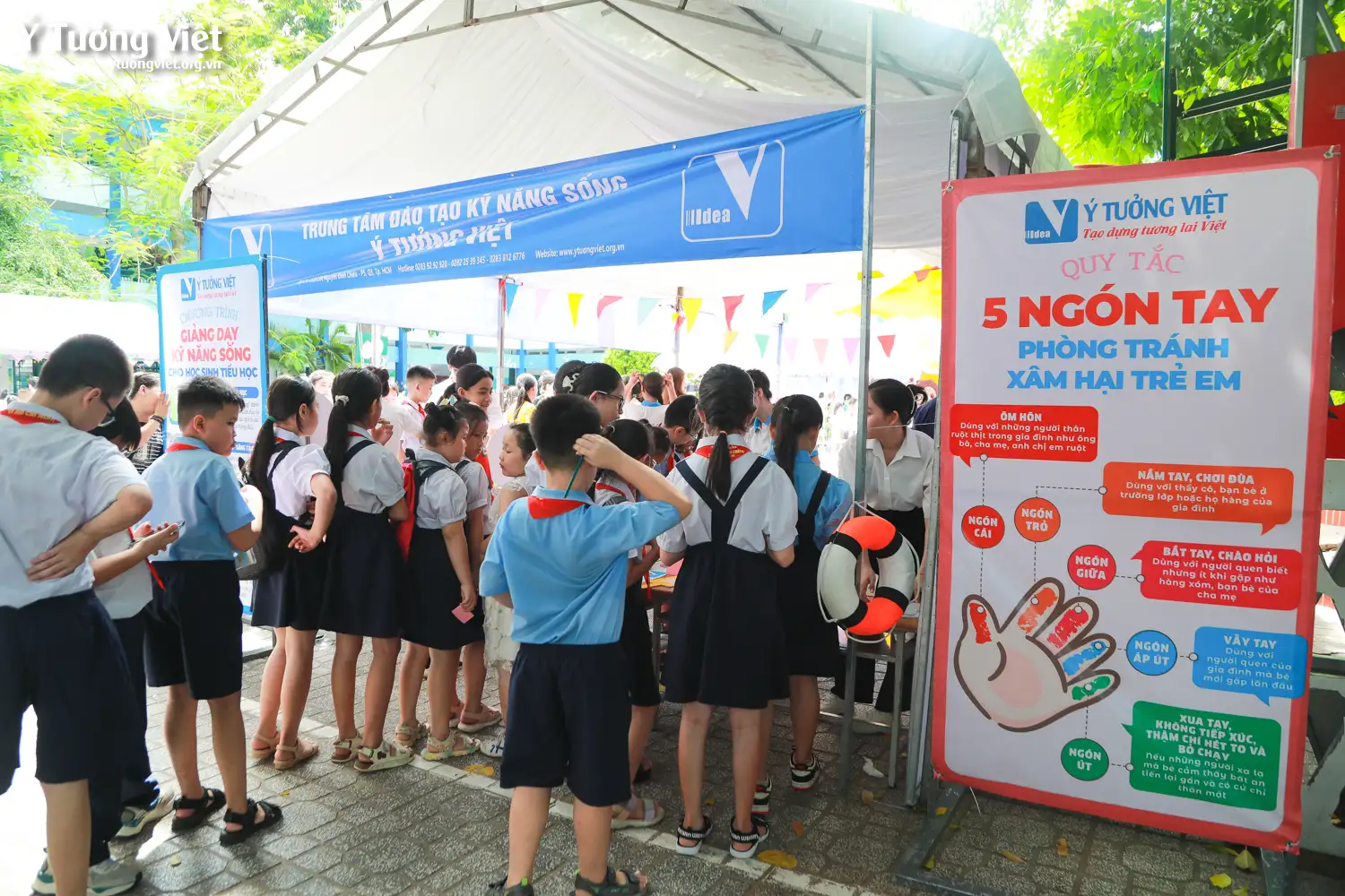 Rộn ràng mùa tổng kết, cháy hết mình cùng team Huỳnh Văn Chính ở sân chơi thực hành kỹ năng sống