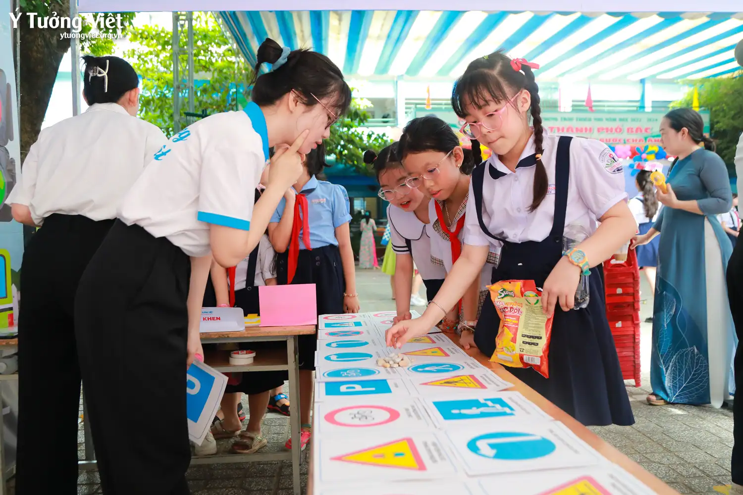 Rộn ràng mùa tổng kết, cháy hết mình cùng team Huỳnh Văn Chính ở sân chơi thực hành kỹ năng sống