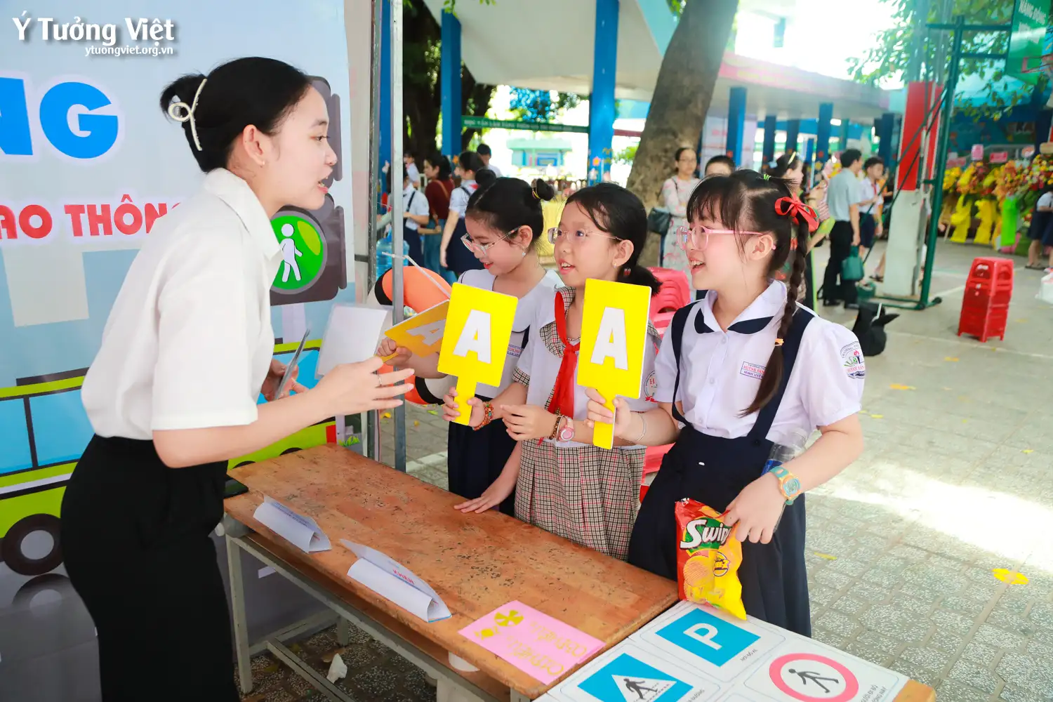Rộn ràng mùa tổng kết, cháy hết mình cùng team Huỳnh Văn Chính ở sân chơi thực hành kỹ năng sống