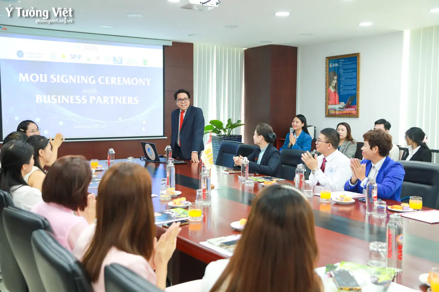 Ý Tưởng Việt ký kết hợp tác hỗ trợ chuyên môn cùng trường Đại học Quốc tế Sài Gòn (SIU)