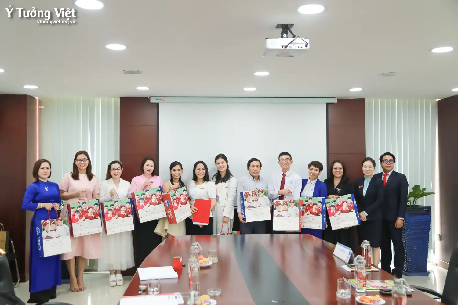 Ý Tưởng Việt ký kết hợp tác hỗ trợ chuyên môn cùng trường Đại học Quốc tế Sài Gòn (SIU)