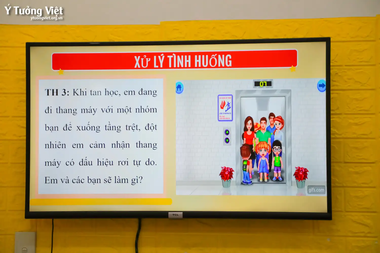 Nhật ký Hè Bản Lĩnh 2024: Kỹ năng thoát hiểm trong thang máy và ô tô
