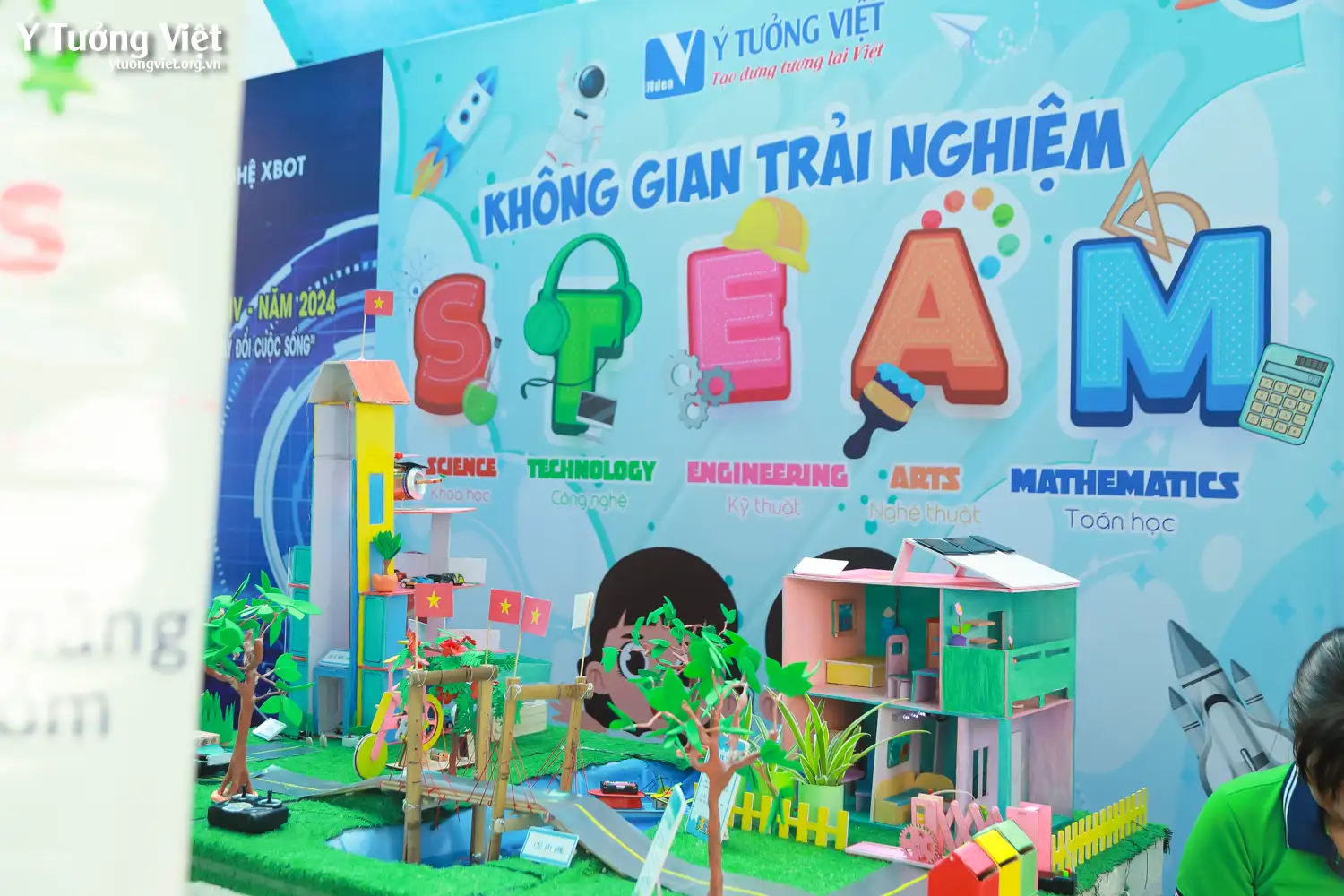Đồng hành cùng quận 3 trong Ngày hội “Khoa học và Công nghệ” lần thứ IV
