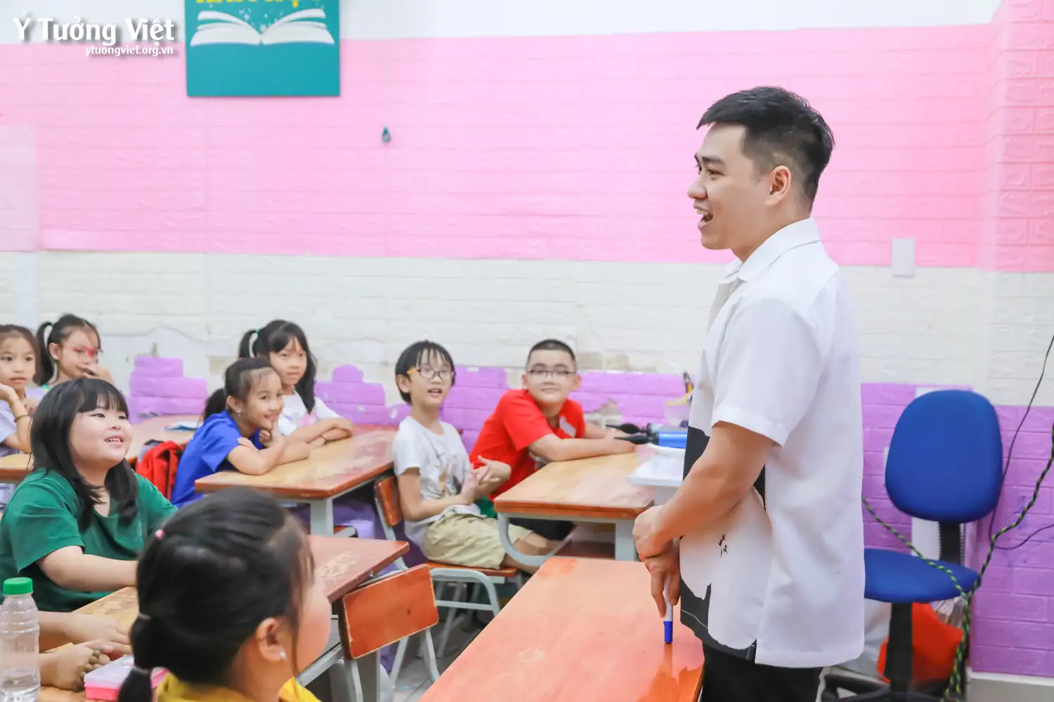 Nhật ký Hè Bản Lĩnh 2024: Tìm hiểu về hiện tượng tĩnh điện cùng thí nghiệm “Bong bóng nam châm” ở giờ học STEAM
