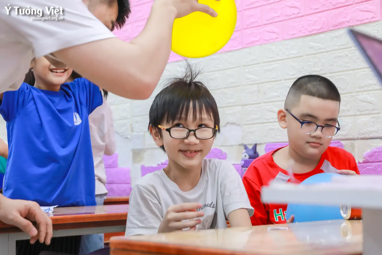 Nhật ký Hè Bản Lĩnh 2024: Tìm hiểu về hiện tượng tĩnh điện cùng thí nghiệm “Bong bóng nam châm” ở giờ học STEAM