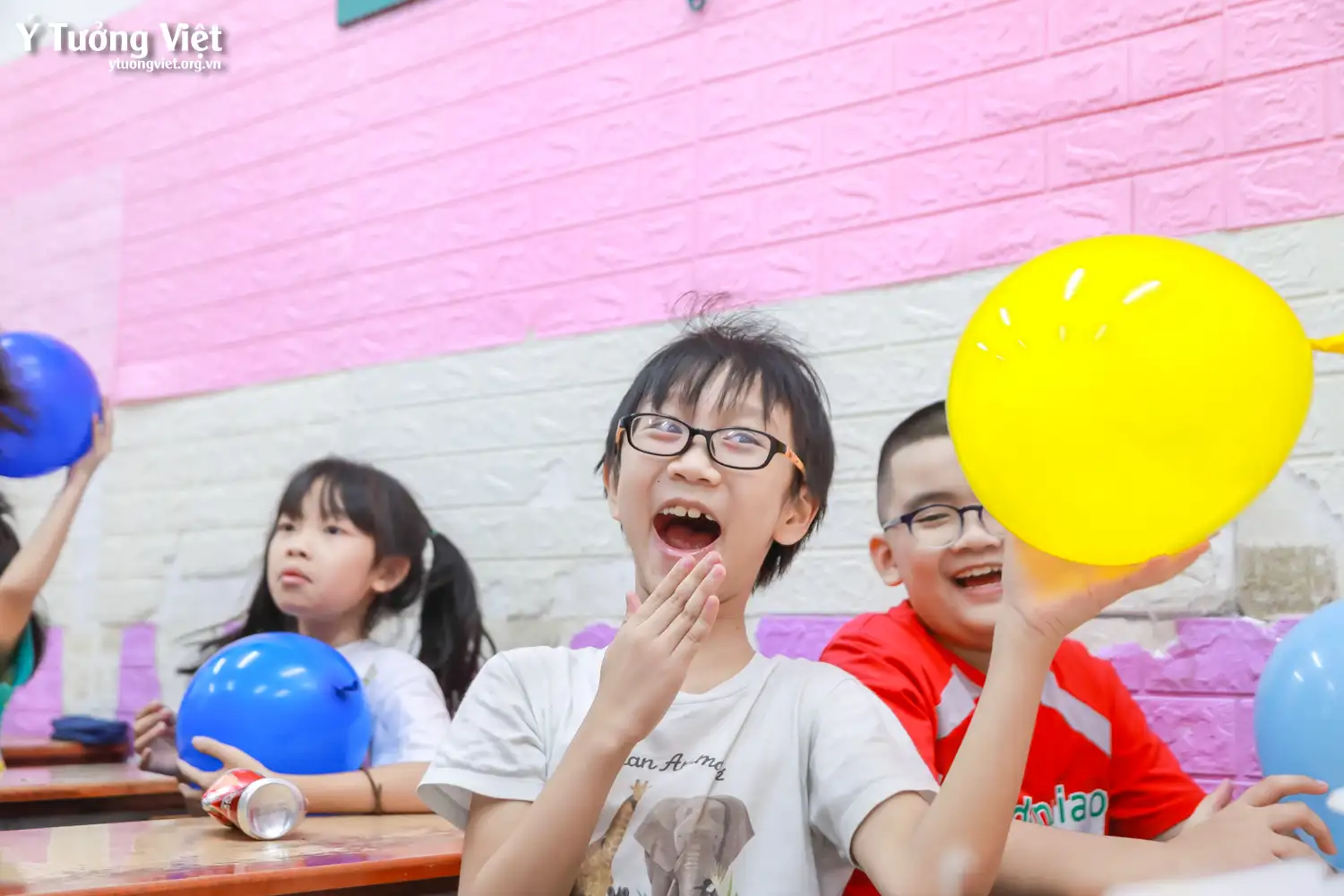 Nhật ký Hè Bản Lĩnh 2024: Tìm hiểu về hiện tượng tĩnh điện cùng thí nghiệm “Bong bóng nam châm” ở giờ học STEAM
