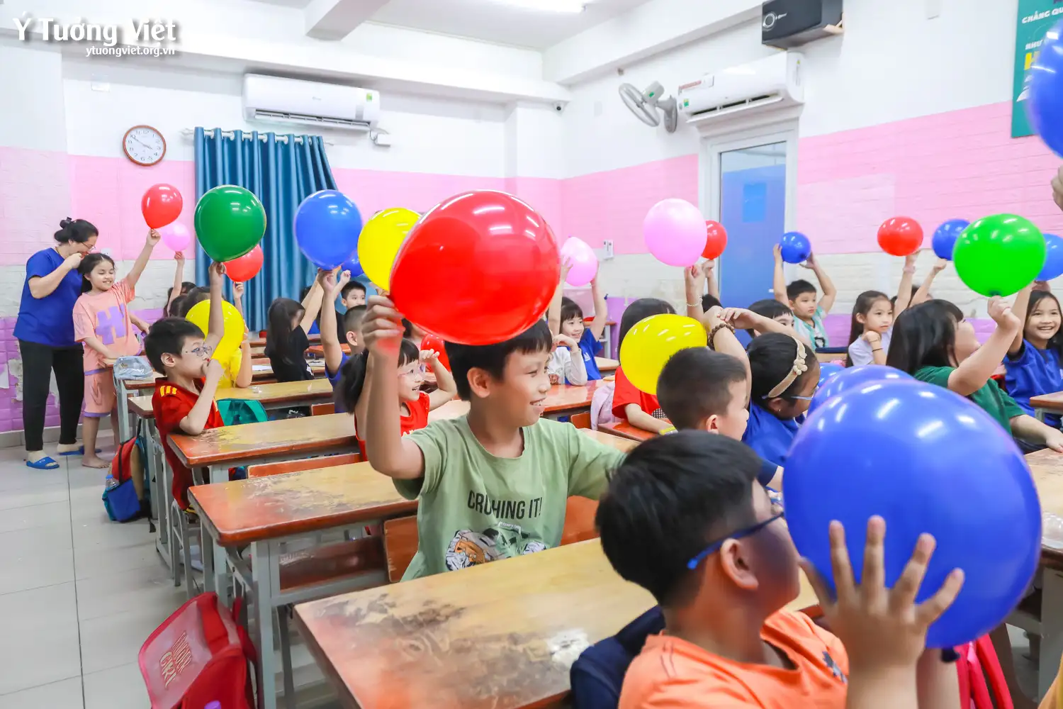 Nhật ký Hè Bản Lĩnh 2024: Tìm hiểu về hiện tượng tĩnh điện cùng thí nghiệm “Bong bóng nam châm” ở giờ học STEAM