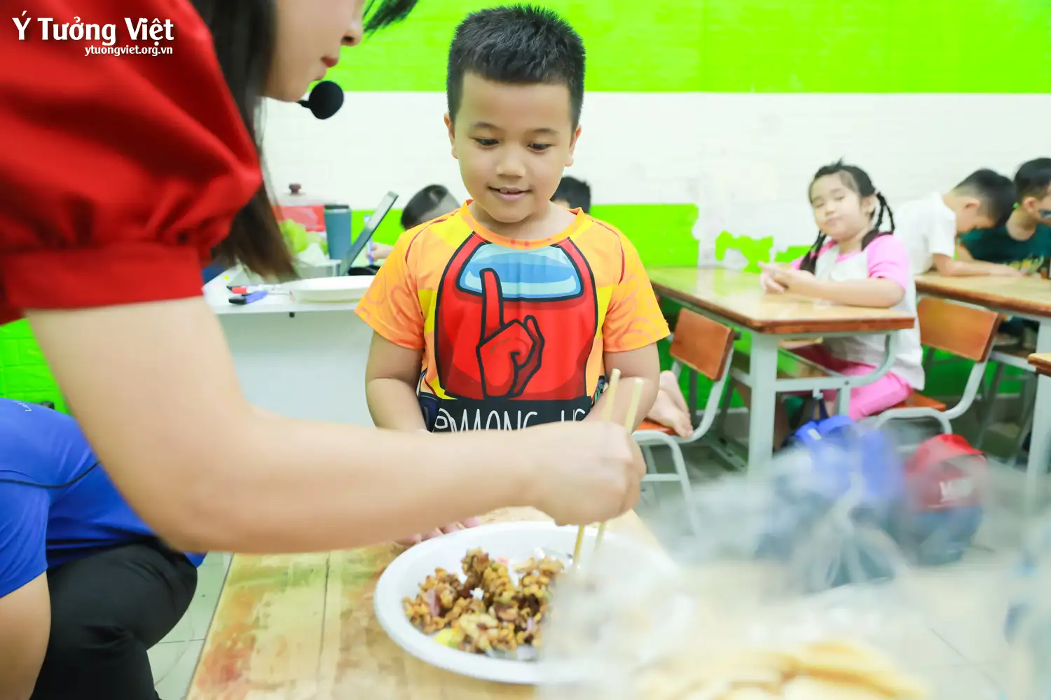 Nhật ký Hè Bản Lĩnh 2024: Trổ tài làm bánh ngũ cốc ở giờ Trải nghiệm sáng tạo