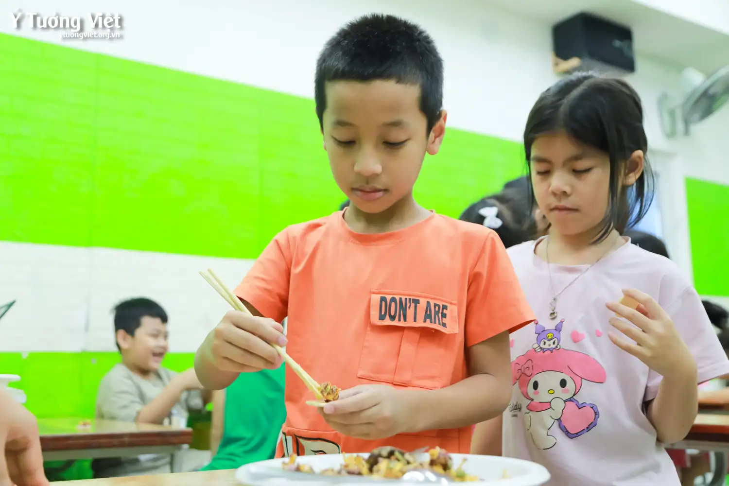 Nhật ký Hè Bản Lĩnh 2024: Trổ tài làm bánh ngũ cốc ở giờ Trải nghiệm sáng tạo
