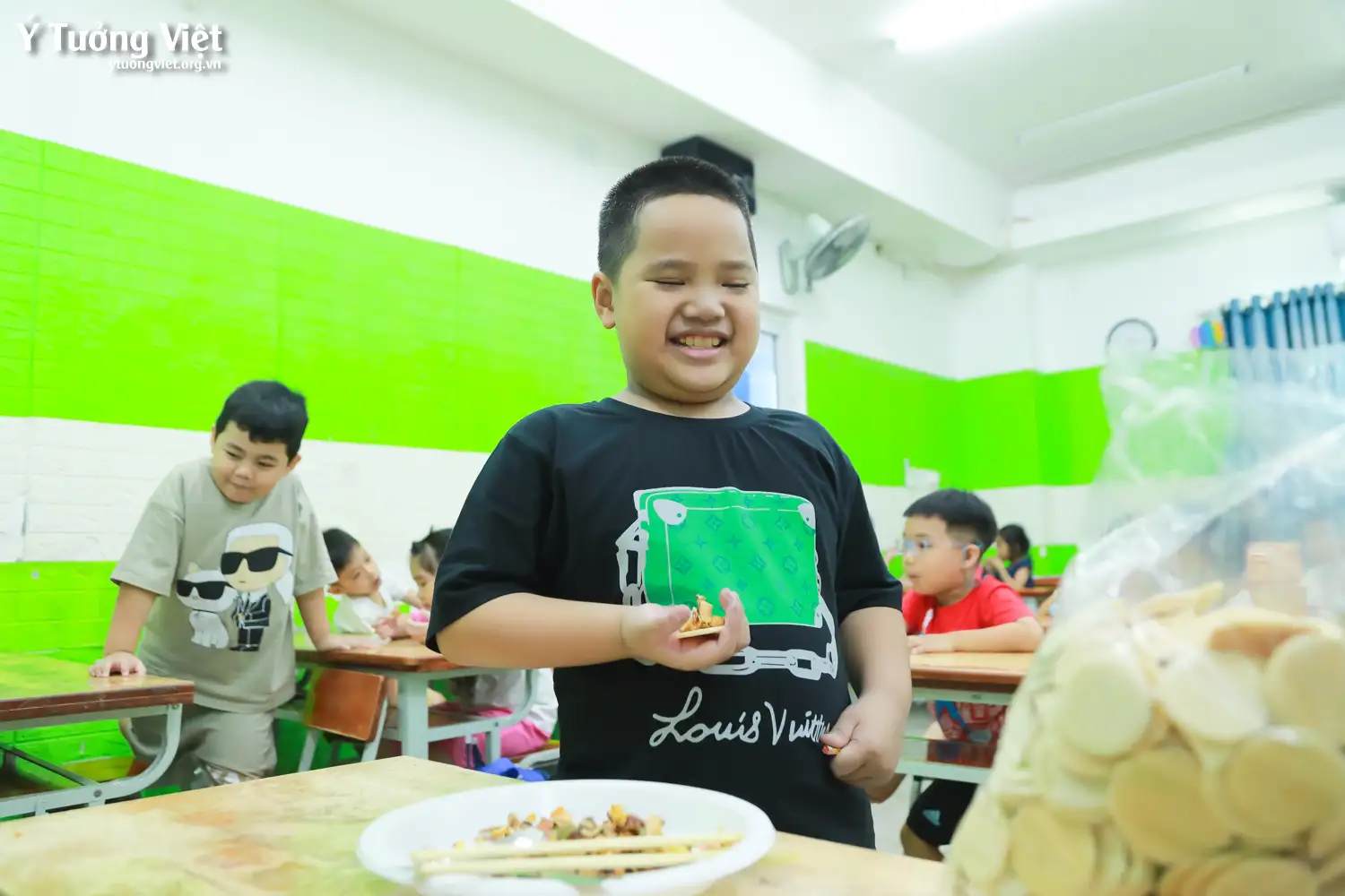 Nhật ký Hè Bản Lĩnh 2024: Trổ tài làm bánh ngũ cốc ở giờ Trải nghiệm sáng tạo