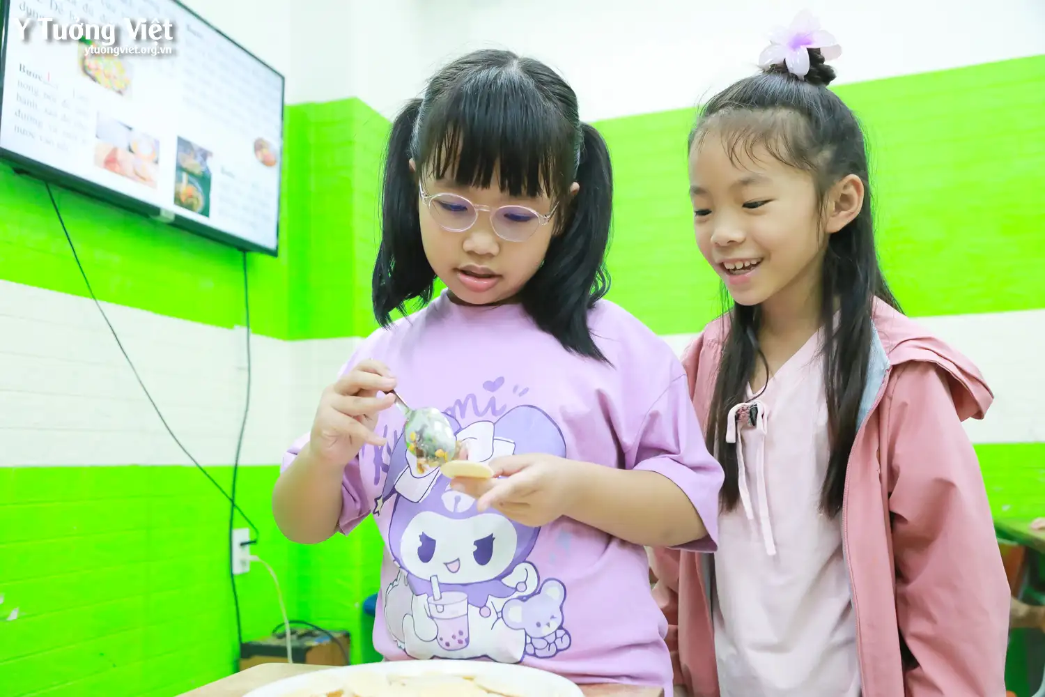 Nhật ký Hè Bản Lĩnh 2024: Trổ tài làm bánh ngũ cốc ở giờ Trải nghiệm sáng tạo