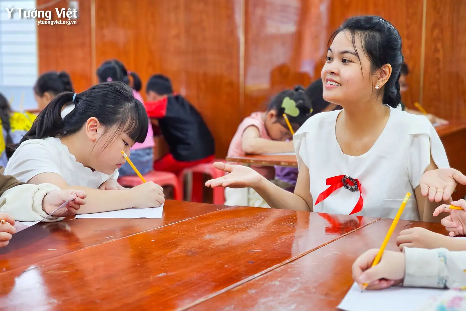 Tập huấn hội thi “Tìm kiếm tài năng MC Nhí trường TH Phan Chu Trinh năm học 2024 – 2025”